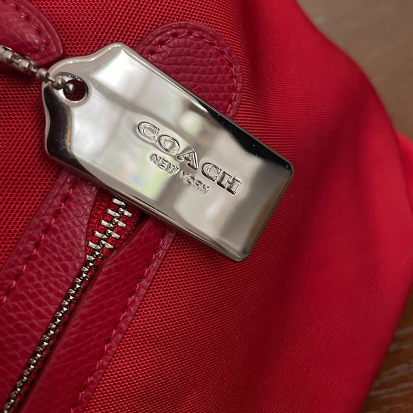 NWOT Coach Red Double Straps Nylon Tote Purse with Zipper. Duster included. - Picture 3 of 10